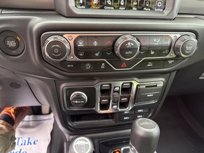 2023 Jeep Gladiator Willys 4x4