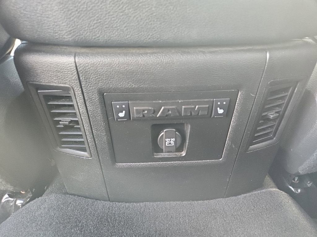 2018 RAM 1500 Laramie Crew Cab 4x4 5'7" Box