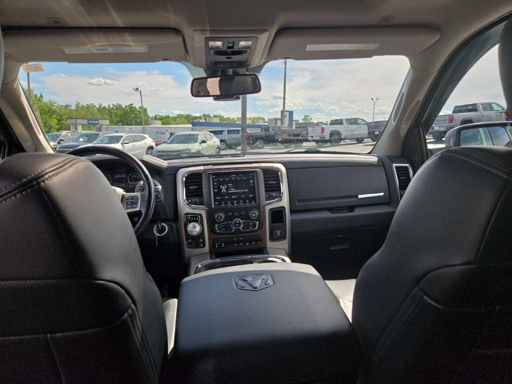 2018 RAM 1500 Laramie Crew Cab 4x4 5'7" Box