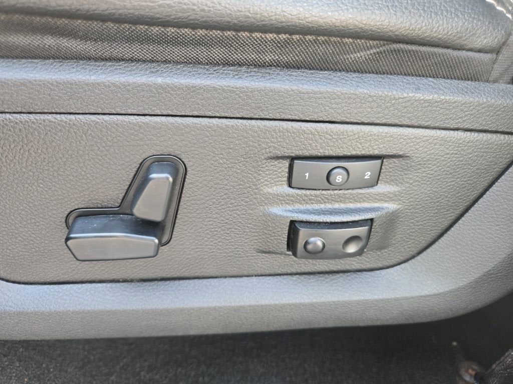 2018 RAM 1500 Laramie Crew Cab 4x4 5'7" Box