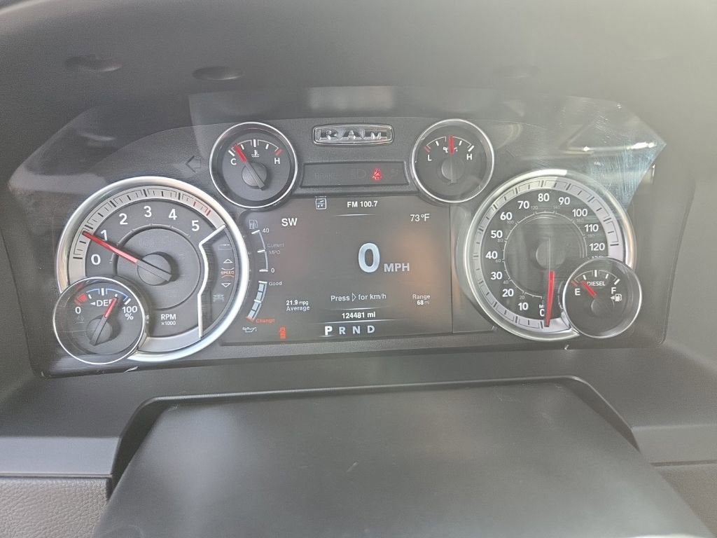 2018 RAM 1500 Laramie Crew Cab 4x4 5'7" Box