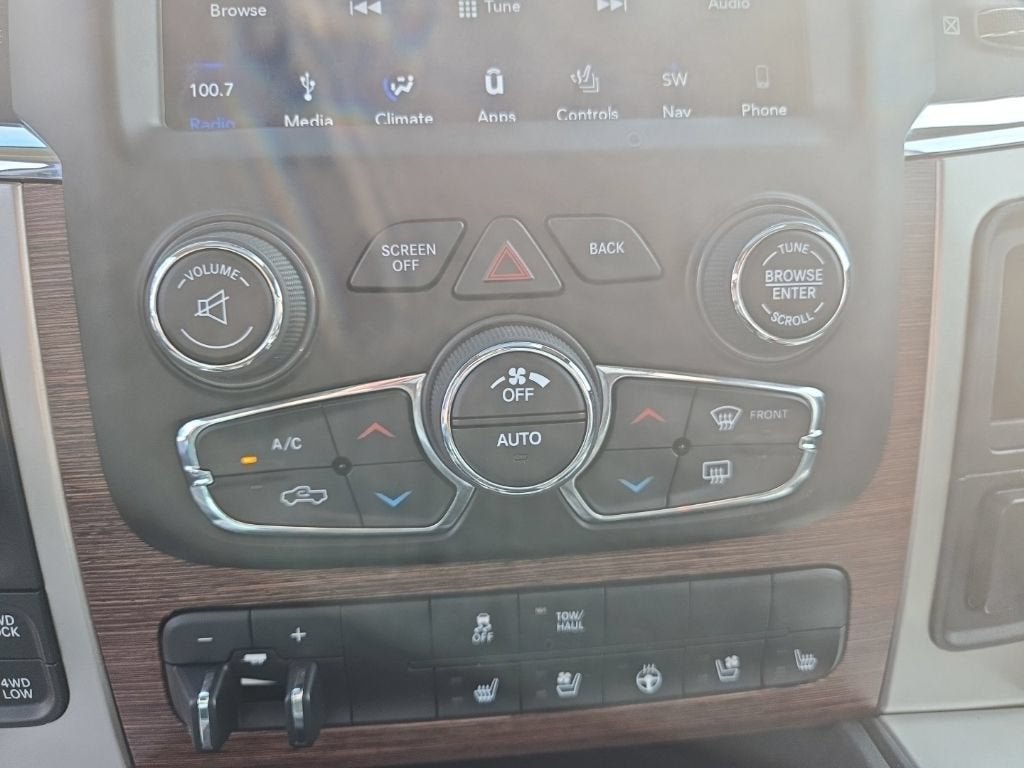 2018 RAM 1500 Laramie Crew Cab 4x4 5'7" Box