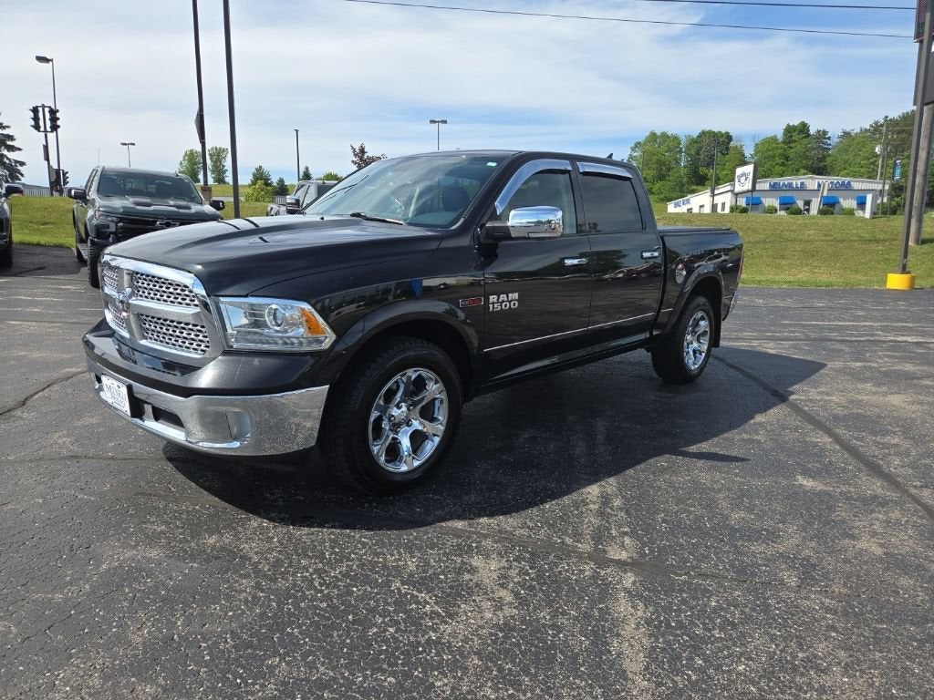 2018 RAM 1500 Laramie Crew Cab 4x4 5'7" Box
