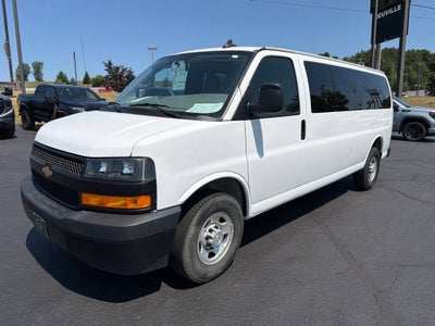 2023 Chevrolet Express Passenger 3500 1LS