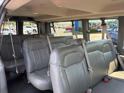 2023 Chevrolet Express Passenger 3500 1LS