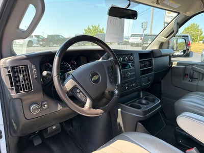 2023 Chevrolet Express Passenger 3500 1LS