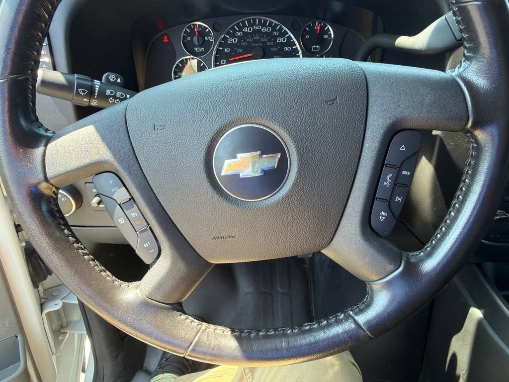 2023 Chevrolet Express Passenger 3500 1LS