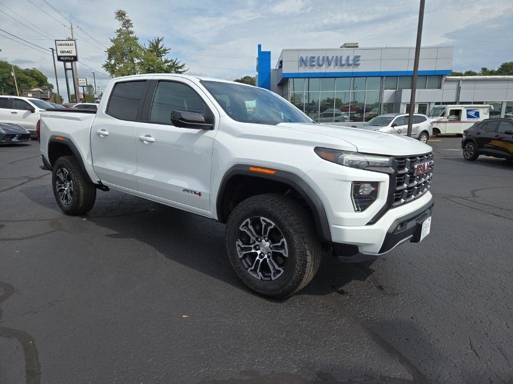 2023 GMC Canyon 4WD AT4