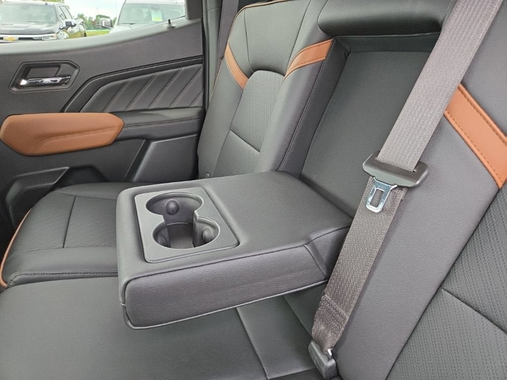 2023 GMC Canyon 4WD AT4