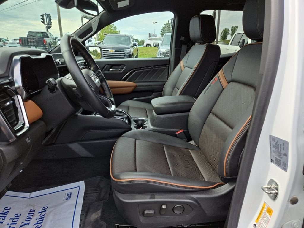 2023 GMC Canyon 4WD AT4