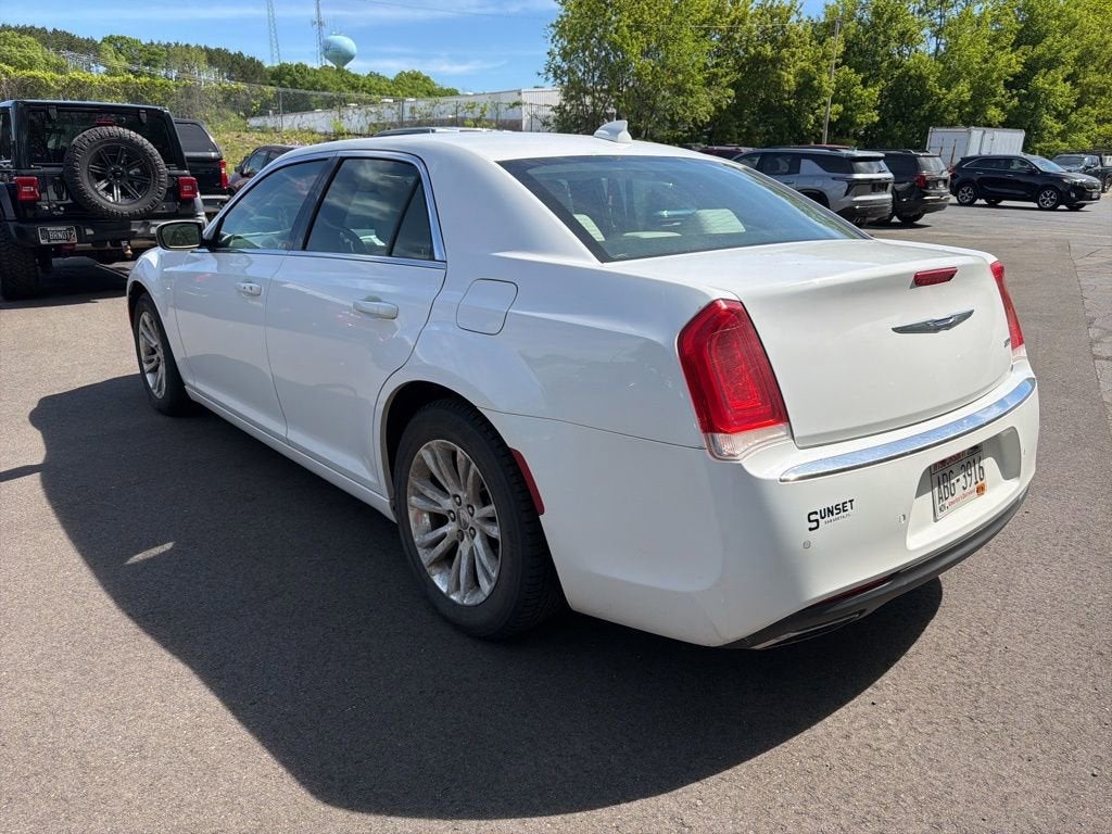 2017 Chrysler 300 Limited