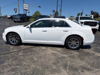2017 Chrysler 300 Limited