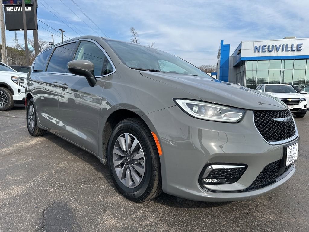 2023 Chrysler Pacifica Hybrid Touring L