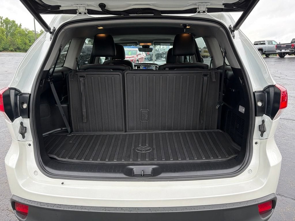 2019 Toyota Highlander SE