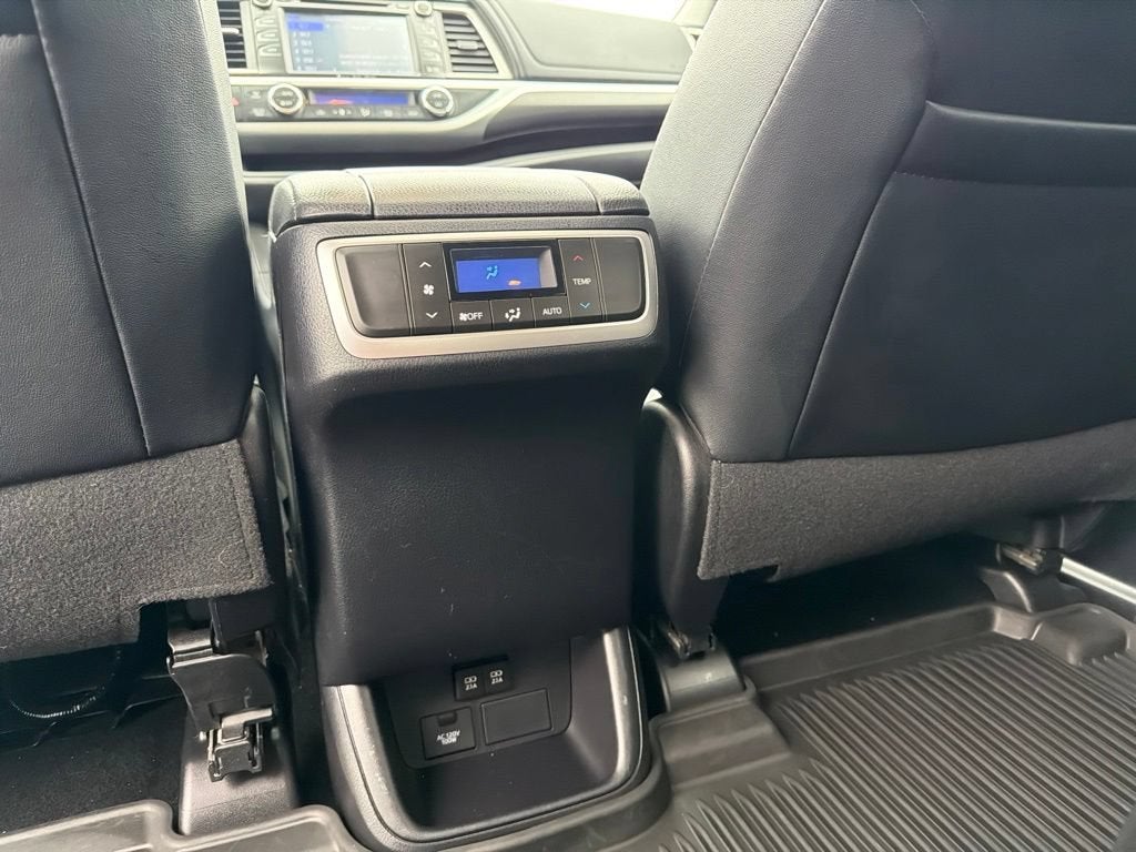 2019 Toyota Highlander SE