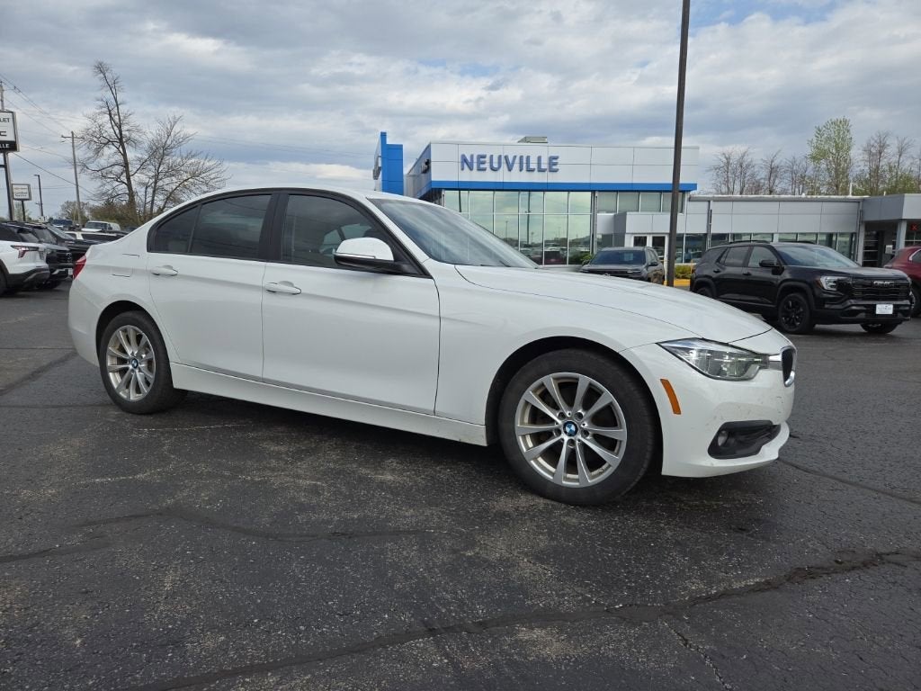 2018 BMW 3 Series 320i xDrive Sedan's photo