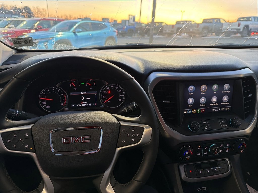 2023 GMC Acadia SLT