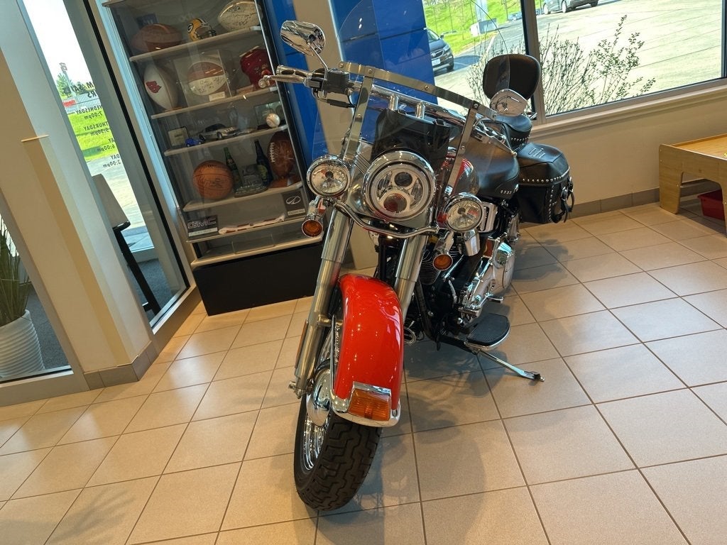 2006 HARLEY-DAVIDSON FLSTCI Base