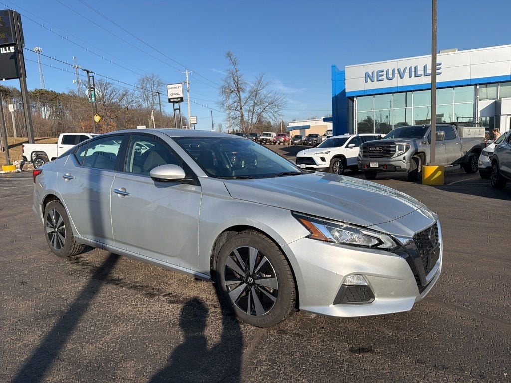 2022 Nissan Altima SV