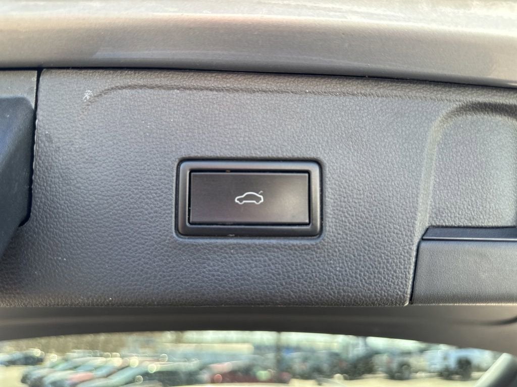 2021 Volkswagen Atlas 3.6L V6 SE w/Technology R-Line