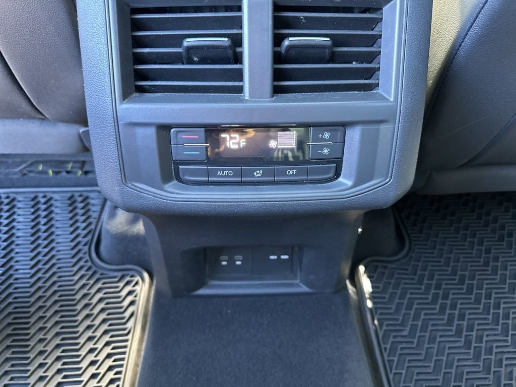 2021 Volkswagen Atlas 3.6L V6 SE w/Technology R-Line