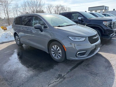 2023 Chrysler Pacifica Hybrid Touring L