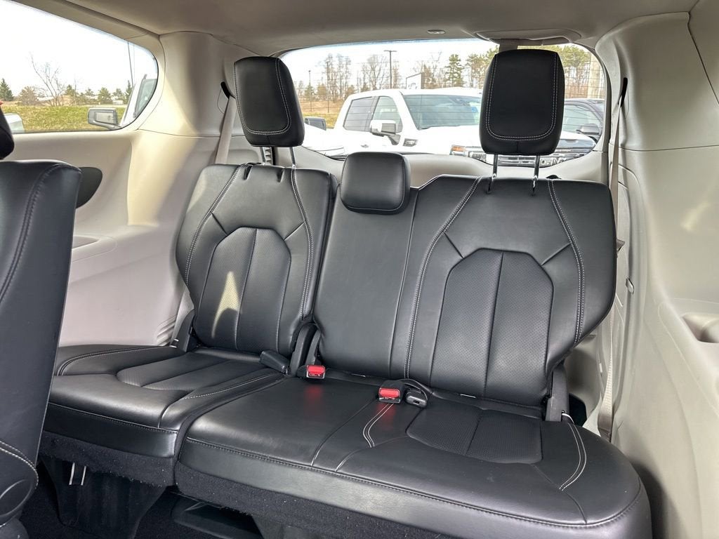 2023 Chrysler Pacifica Hybrid Touring L