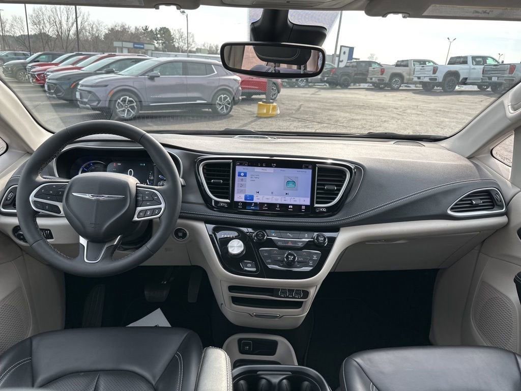 2023 Chrysler Pacifica Hybrid Touring L