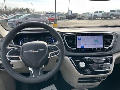 2023 Chrysler Pacifica Hybrid Touring L