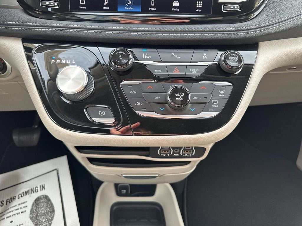 2023 Chrysler Pacifica Hybrid Touring L