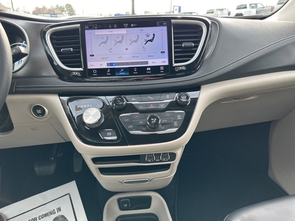 2023 Chrysler Pacifica Hybrid Touring L