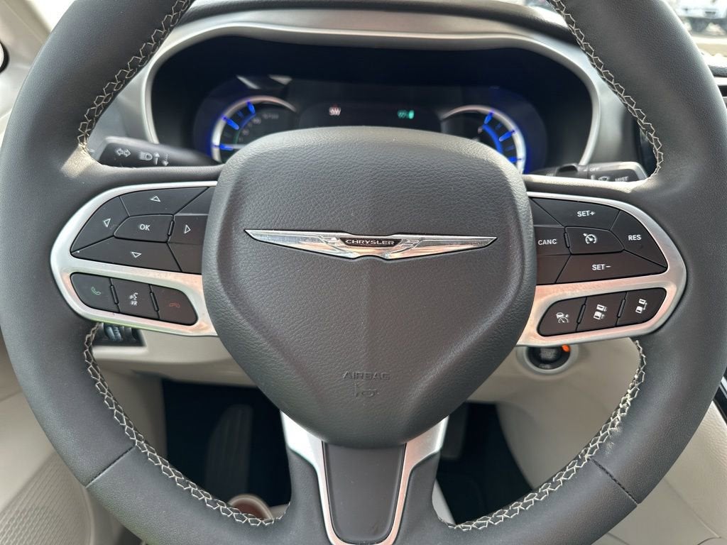 2023 Chrysler Pacifica Hybrid Touring L