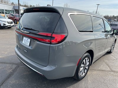 2023 Chrysler Pacifica Hybrid Touring L