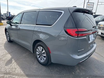 2023 Chrysler Pacifica Hybrid Touring L