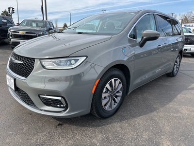 2023 Chrysler Pacifica Hybrid Touring L