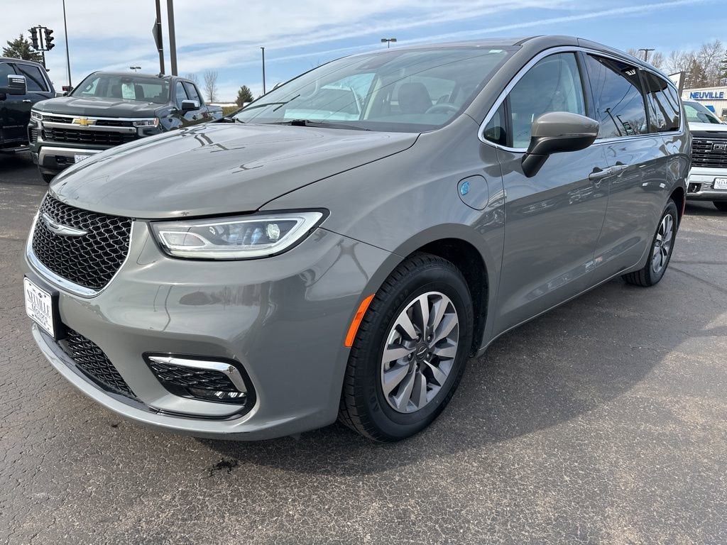 2023 Chrysler Pacifica Hybrid Touring L
