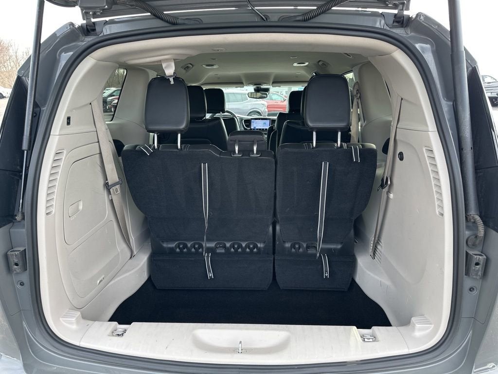 2023 Chrysler Pacifica Hybrid Touring L